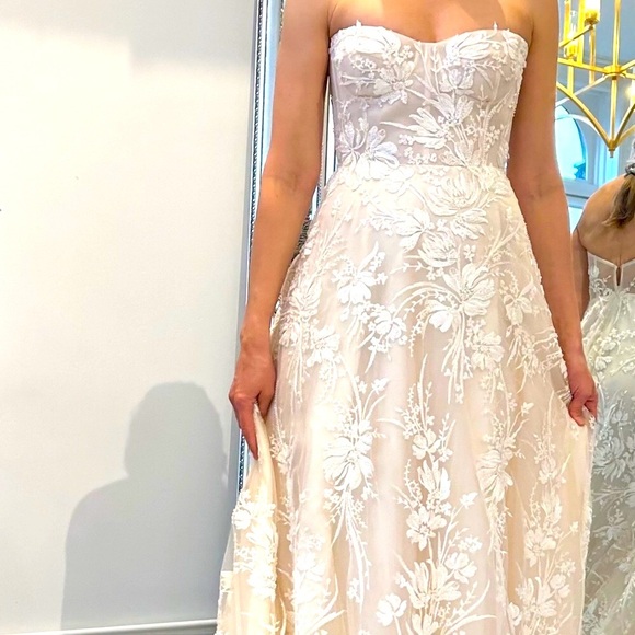 Alena Leena NWOT sparkly embroidered strapless wedding gown - Picture 3 of 15